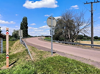 Ligne de démarcation - ancien poste de contrôle allemand - Poteau - VERDUN-CIEL